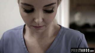 Бындай көтмәгән дә массаж Хлоя Черри