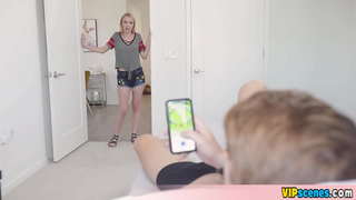 Drobná stepsis ztrácí panenství s brácho