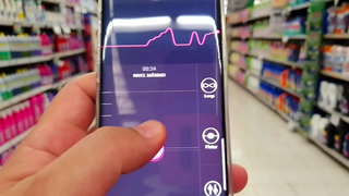 Martinasmith куллана, үз уенчыгын Сәүдә үзәгендә, әлегә ул кончит