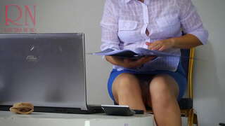 Malago isinusumite Velma sa pambahay na damit. Velma ang buhok, pinutukan sa mukha! BUONG VIDEO https://is.gd/TFz2lx