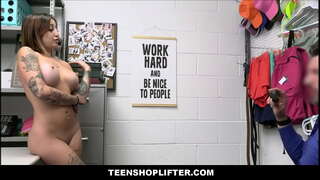 TeenShoplifter.com -ກົ້ນໄວລຸ້ນເຕັ້ນລໍາ Pole ຈັບ Shoplifting ຫ້າ
