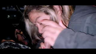 Ka mau ahau ki te eke ki ahau, ki te āwhina i te kotiro-me te titiro i te mea i mea ai ia.