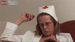 Dirty heldua emakume lortzen bere pussy licked