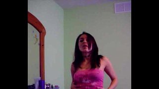 Jovencita de hemoso cuerpo bailando sexy