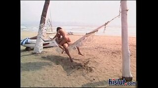 Ő�娜是一个户外的女孩