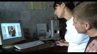 Kinky spectacled graí i seilbh lámh