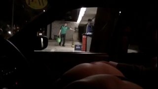 Kim Exhibitionist kuonyesha punda wake kwa wageni katika auto México DF