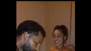 ���िल्ली चाटना