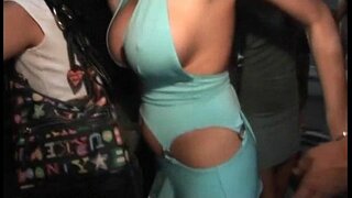 Pick sursum puellae ad clava