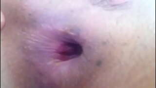 Încearcă să-l pună în fund, în afara