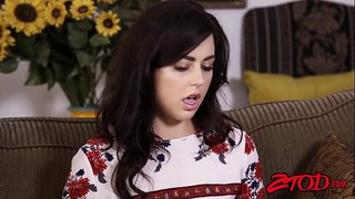 מפתה את ג &#039; וליה אן ו-וויטני לבן מתמודד עם זין גדול