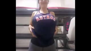 ���្កេចាស់និង busty