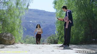 שוואַרץ כערד ספּאָרט באַבע בעת געשלעכט מיט קאָוטש