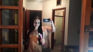 Peladinha ma packing airson pàipear.