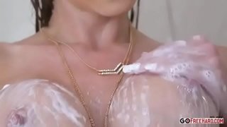 як яе клічуць , калі ласка ?