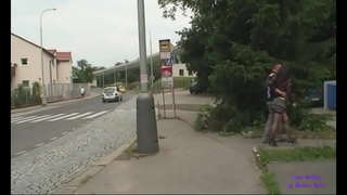 Ia o curva să-i dracu ' pe sub un pod într-un parc public