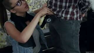 Hipster brunette nyedot lan kawin jago